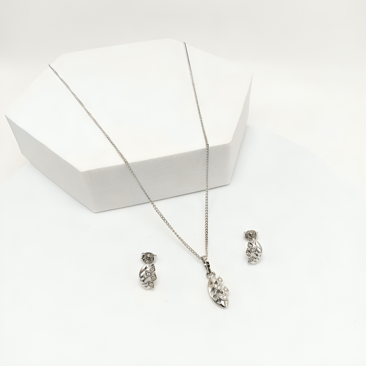 Classic 925 Sterling Silver Chain Pendant Set – 6.00 Grams