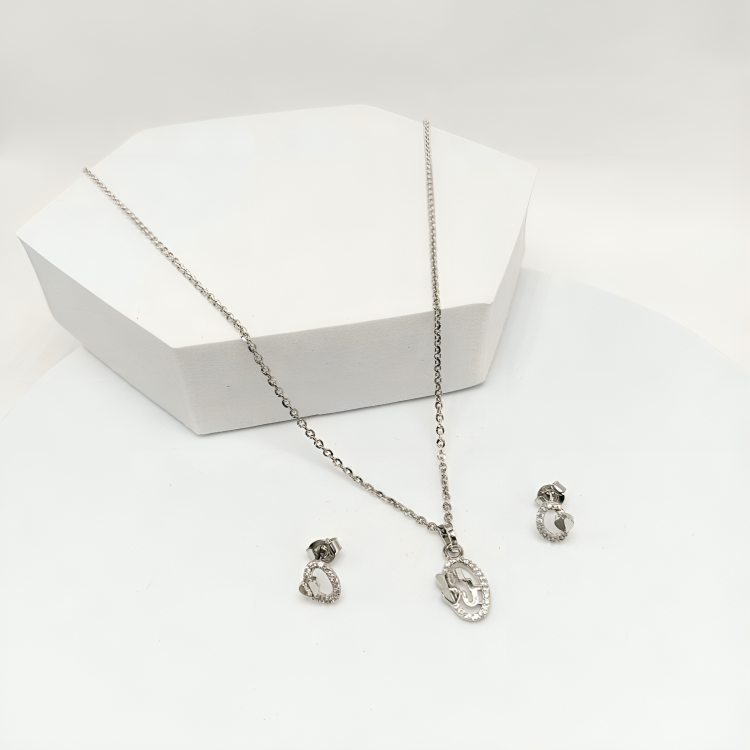 Graceful 925 Sterling Silver Chain Pendant Set – 6.40 Grams